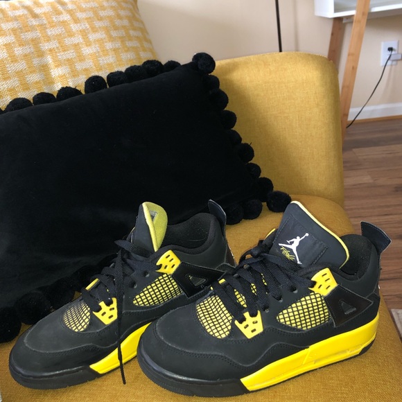 Thunders ⛈ - Picture 2 of 4